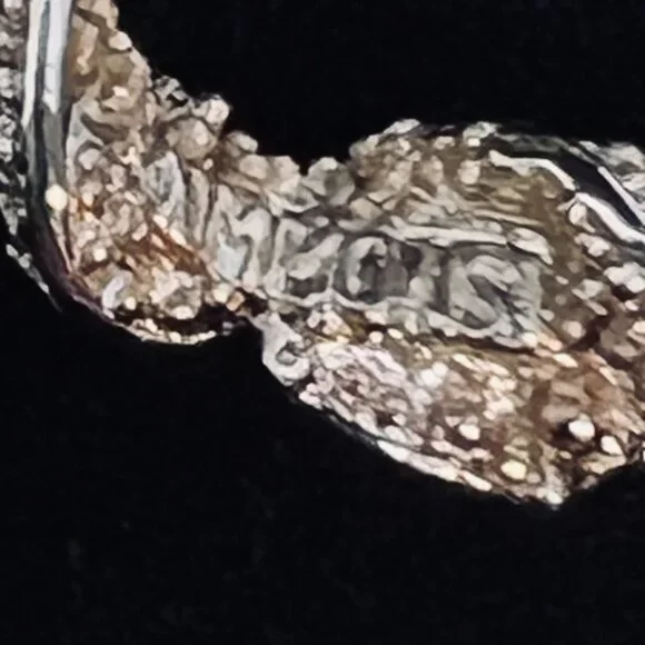 Vintage Emmons Gold Tone Textured And Twisted Wreath Brooch (5169) - Picture 6 of 6